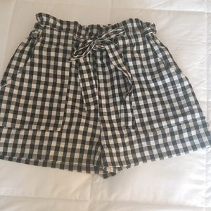 High waisted paperbag patterned shorts